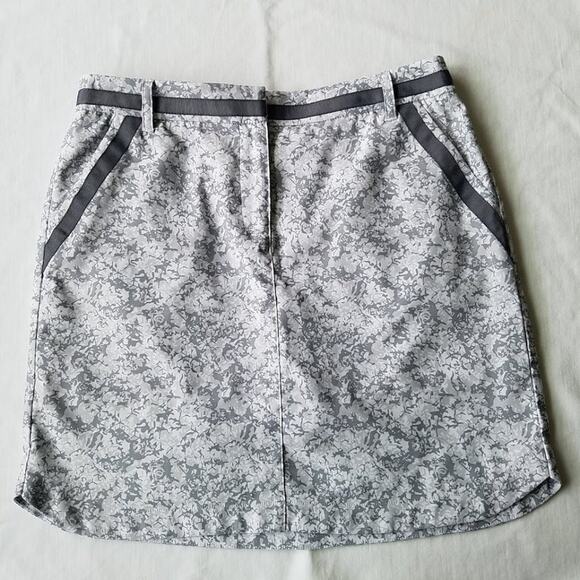 NWOT n'vo by lanctot gray camo golf mini skort | sz 4 - Picture 1 of 10
